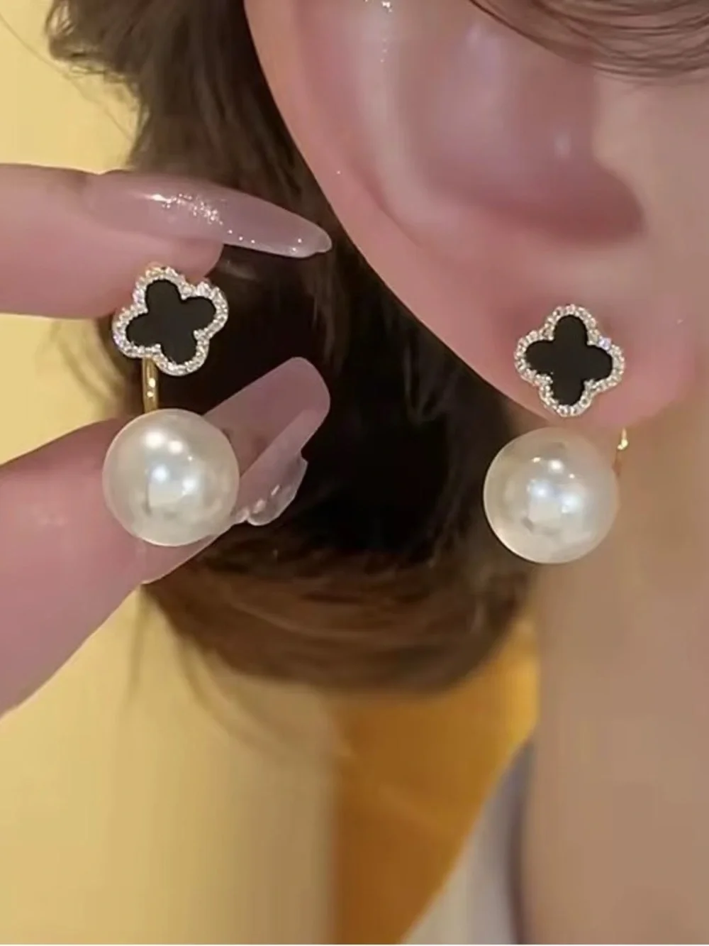 ***NEW Trendy Chic White, Red, Black  Clover Double-Stud Earrings